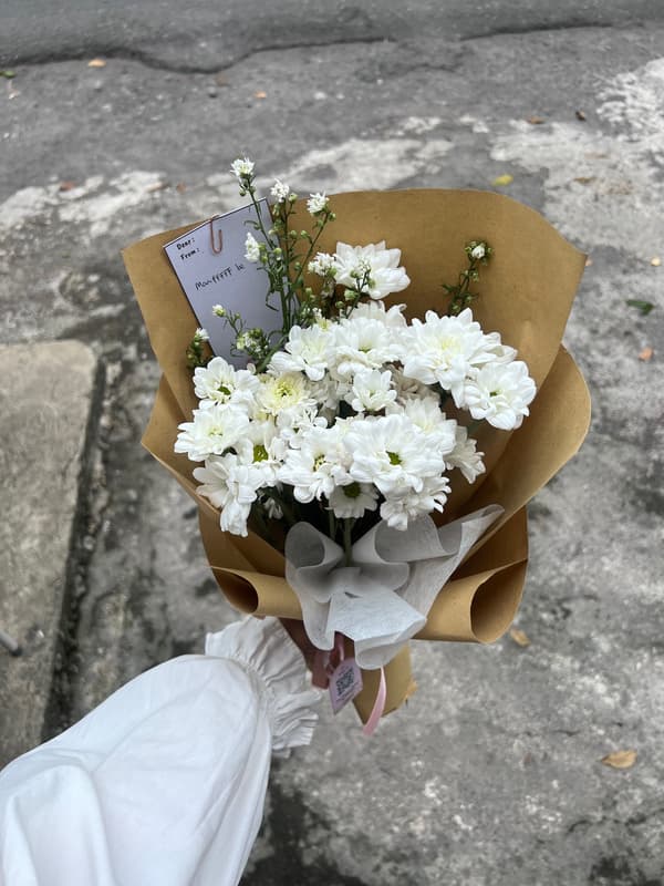 white chocolate (fresh flower)